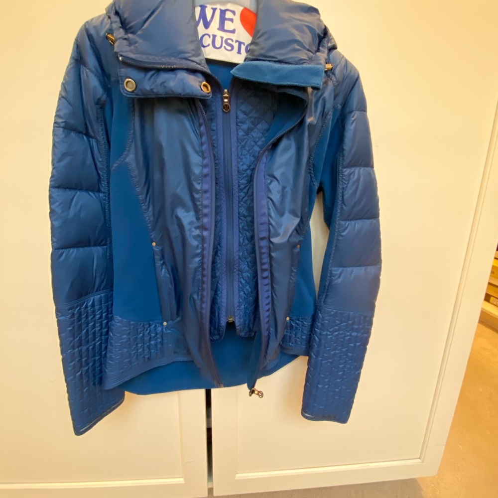 Lululemon blue running jacket